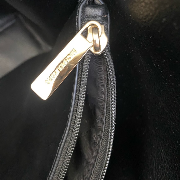 Emilia Large Logo Tote in black MK logo. Excellent condition - Picture 7 of 7